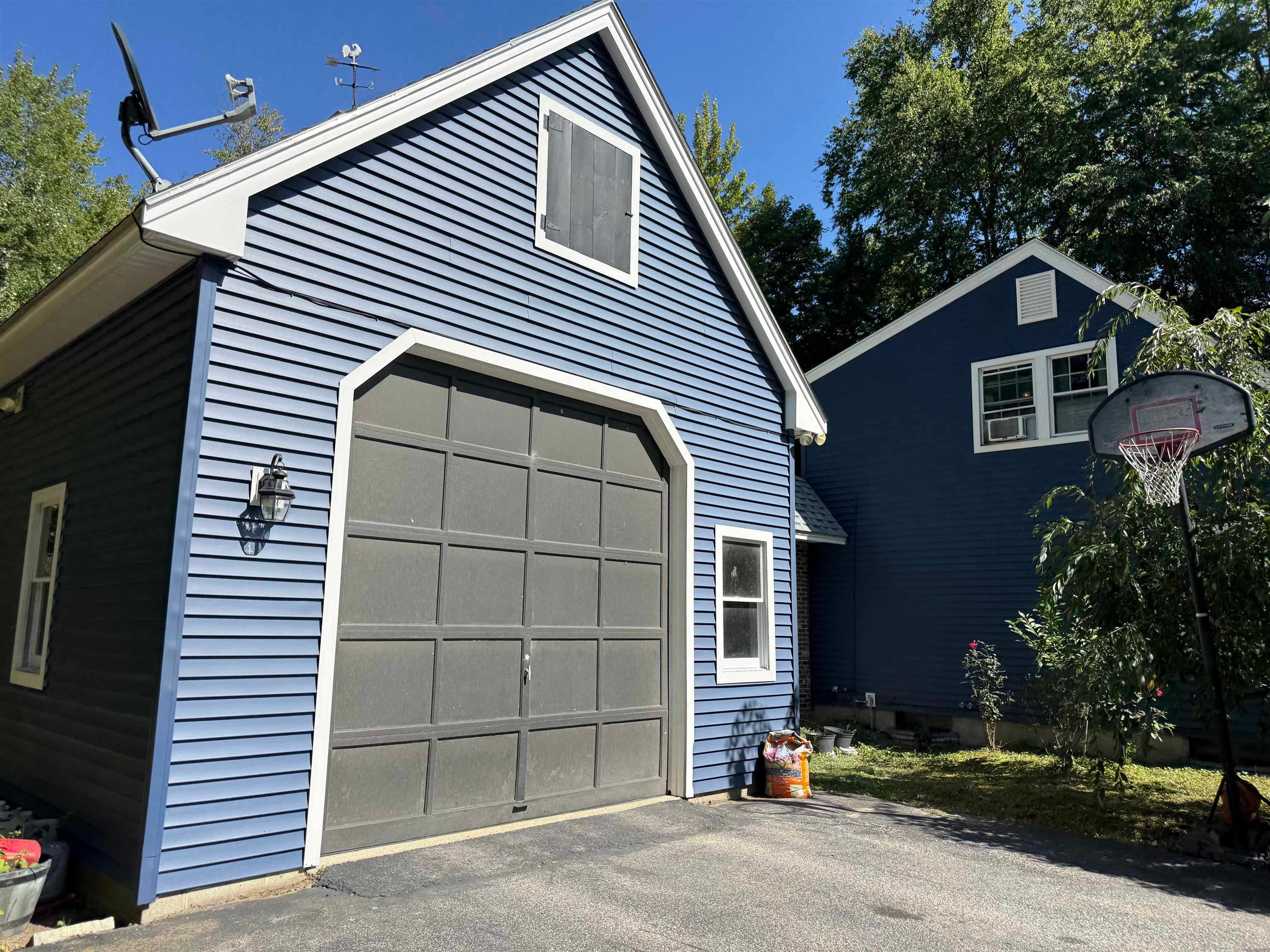 74 Robbins Road