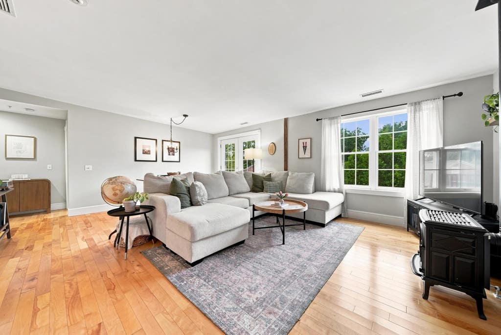 Photo of 7 Chester Road #306, Derry, NH 03038 (MLS # 5102200)