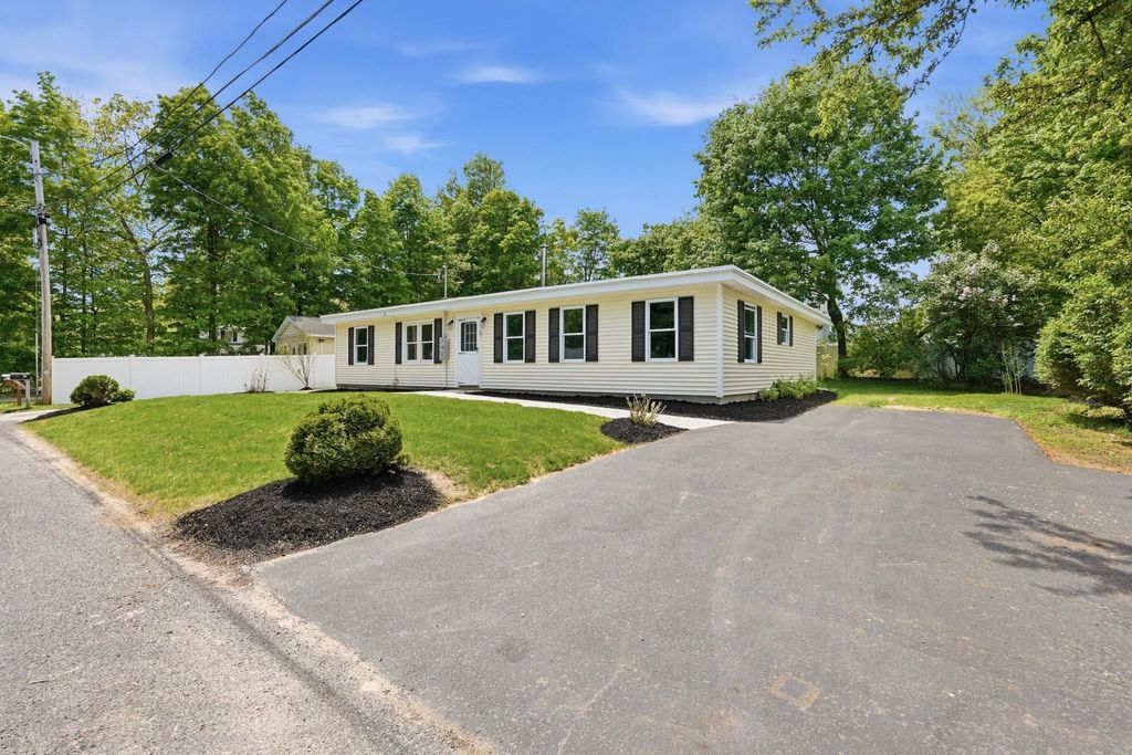 Photo of 20 Orchard Terrace, Salem, NH 03079 (MLS # 5089575)