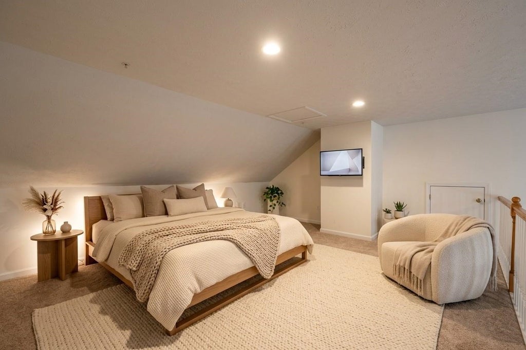 Photo of 4 Georgetowne Drive #4, Nashua, NH 03062 (MLS # 5105616)
