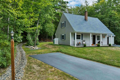 Photo of 11 Knoll Road, Wolfeboro, NH 03894 (MLS # 5110601)