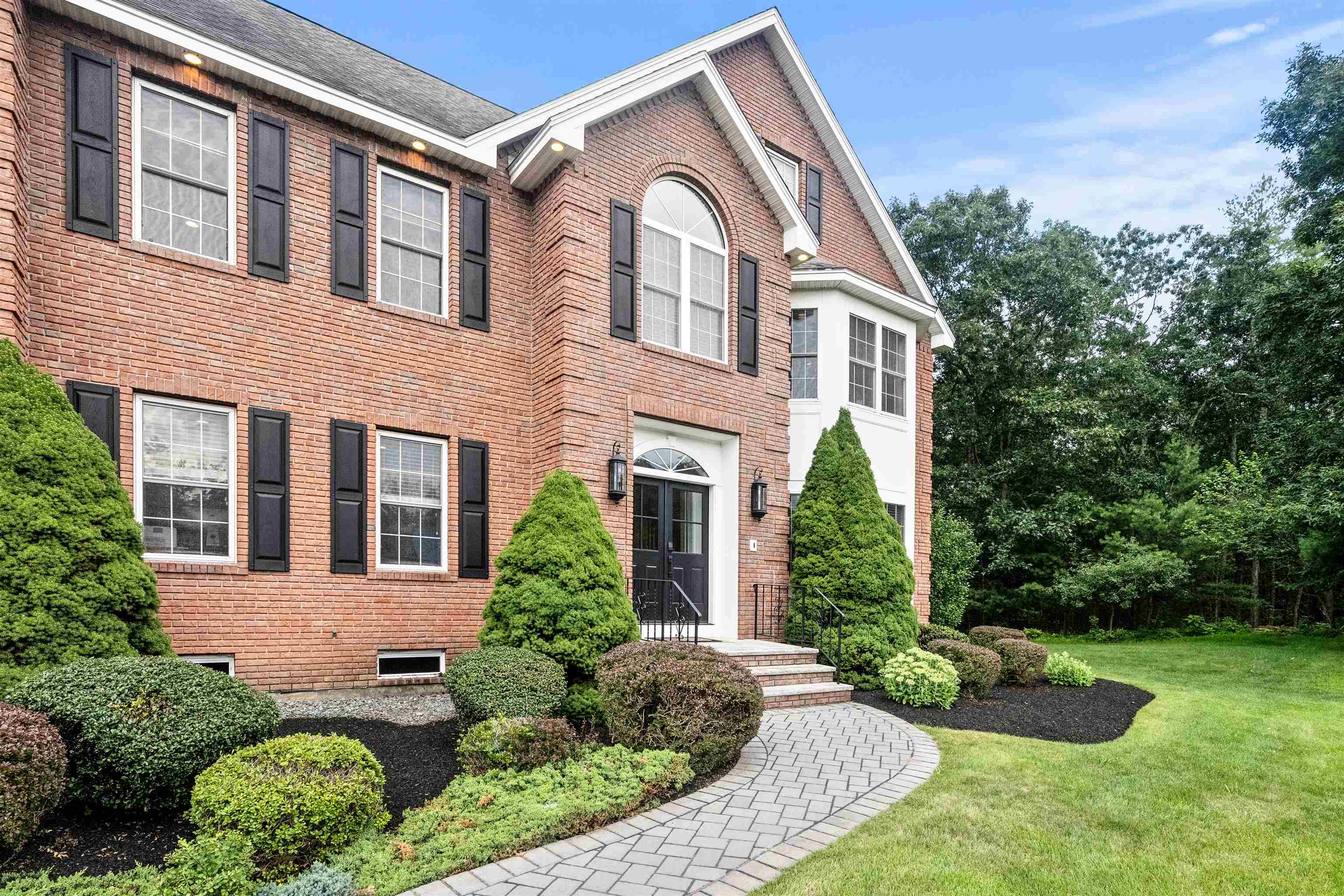 8 Arcadia Lane