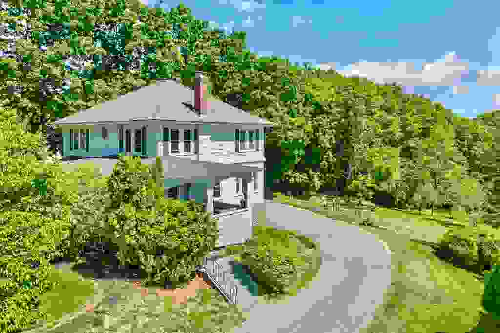 Photo of 159 North Main Street, Wolfeboro, NH 03894 (MLS # 5093503)