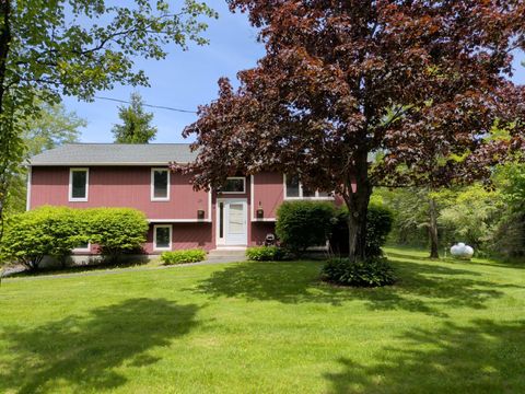 Photo of 39 Old Auburn Road, Derry, NH 03038 (MLS # 5091907)