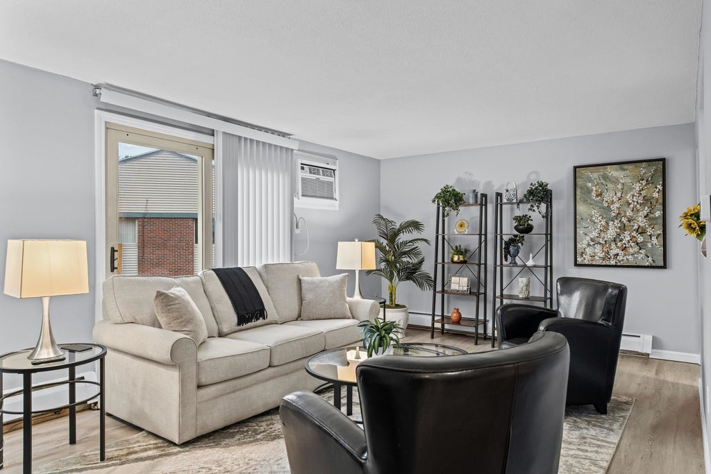 Photo of 110 English Village Road #302, Manchester, NH 03102 (MLS # 5110698)