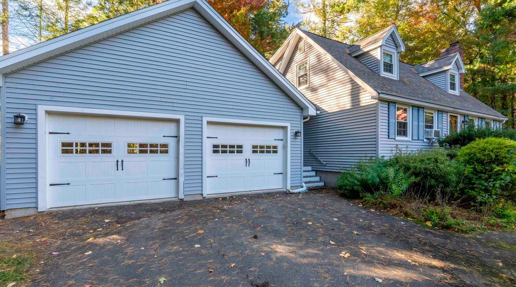 Photo of 11 Chestnut Hill Road, Londonderry, NH 03053 (MLS # 5113714)