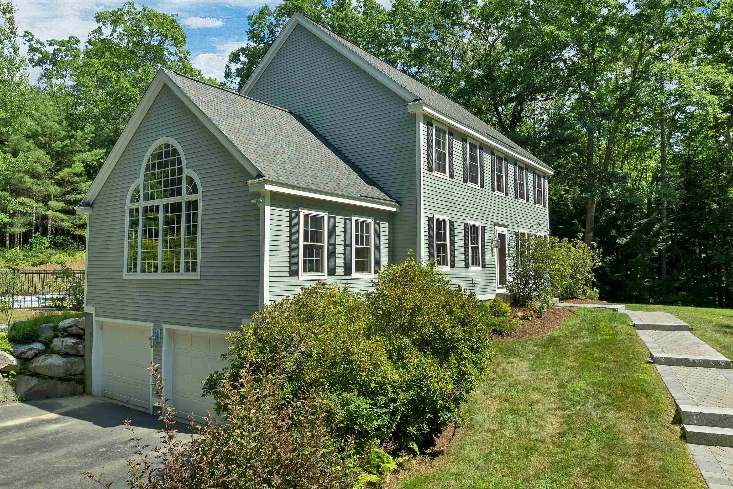 52 Riverdale Road