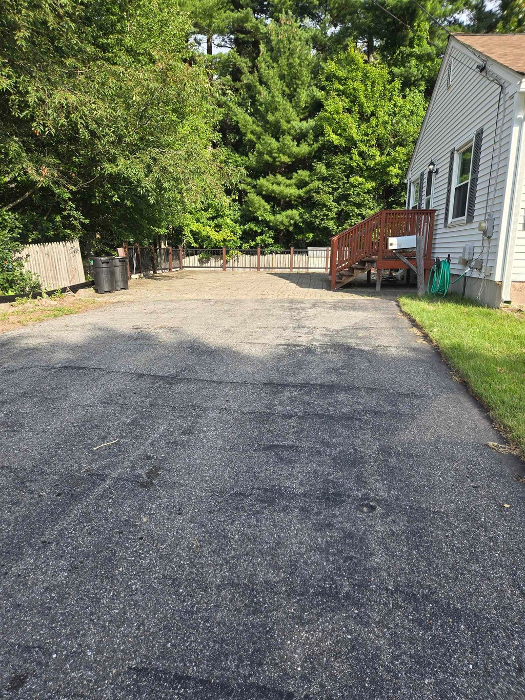 Photo of 40 Cox Street, Nashua, NH 03063 (MLS # 5106981)