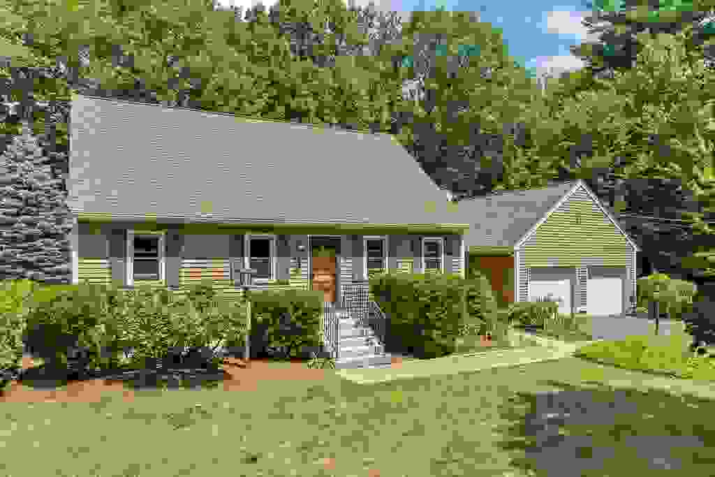 Photo of 5 Concord Way, Rochester, NH 03867 (MLS # 5102176)