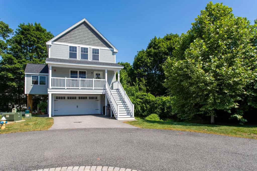Photo of 10 Charron Circle, Exeter, NH 03833 (MLS # 5102154)