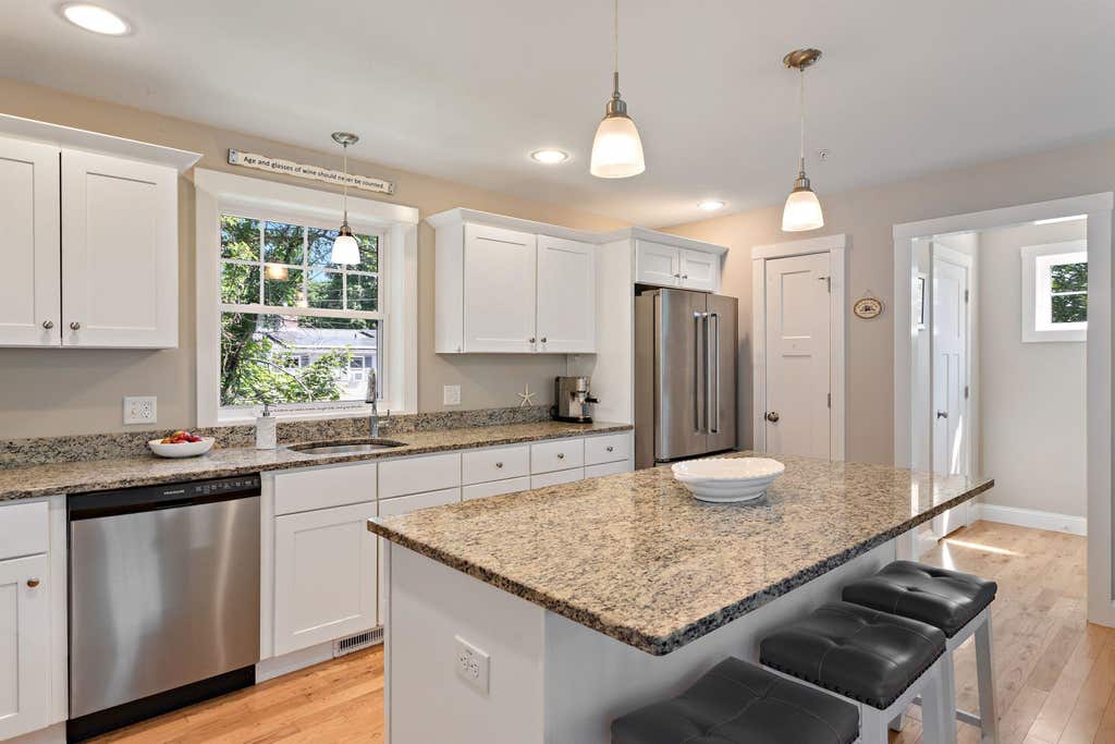 Photo of 10 Charron Circle, Exeter, NH 03833 (MLS # 5102154)