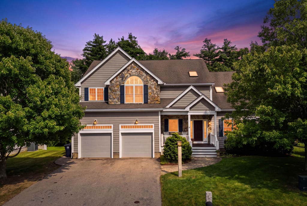 Photo of 21 Daylily Drive, Nashua, NH 03062 (MLS # 5105144)