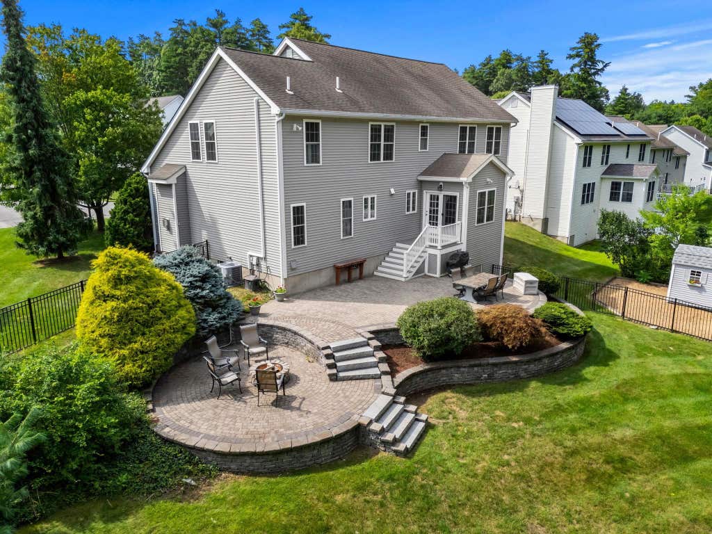Photo of 21 Daylily Drive, Nashua, NH 03062 (MLS # 5105144)