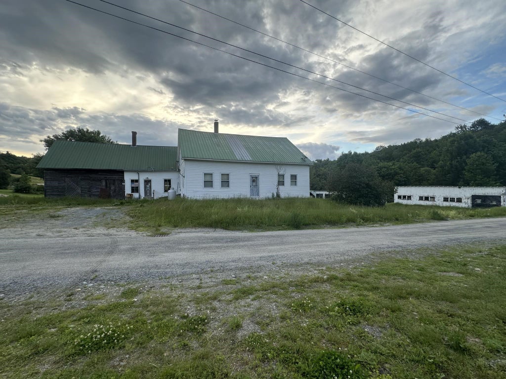 Photo of 10 Rodimon Lane, Piermont, NH 03779 (MLS # 5097709)