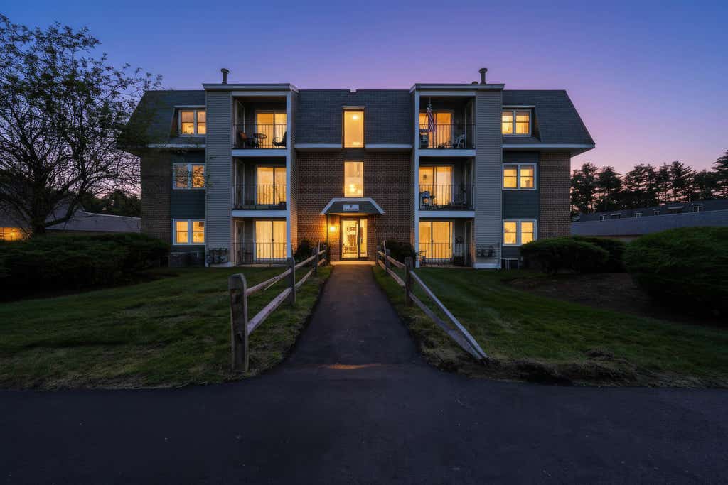Photo of 3 Roedean Drive #104, Nashua, NH 03063 (MLS # 5102624)