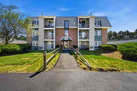 Photo of 3 Roedean Drive #104, Nashua, NH 03063 (MLS # 5102624)