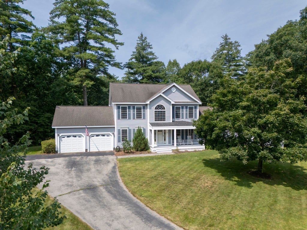 Photo of 14 Naumkaeg Court, Litchfield, NH 03052 (MLS # 5111731)