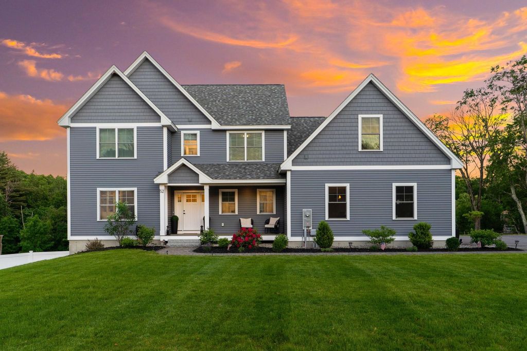 Photo of 52 Stonehenge Road, Londonderry, NH 03053 (MLS # 5094766)