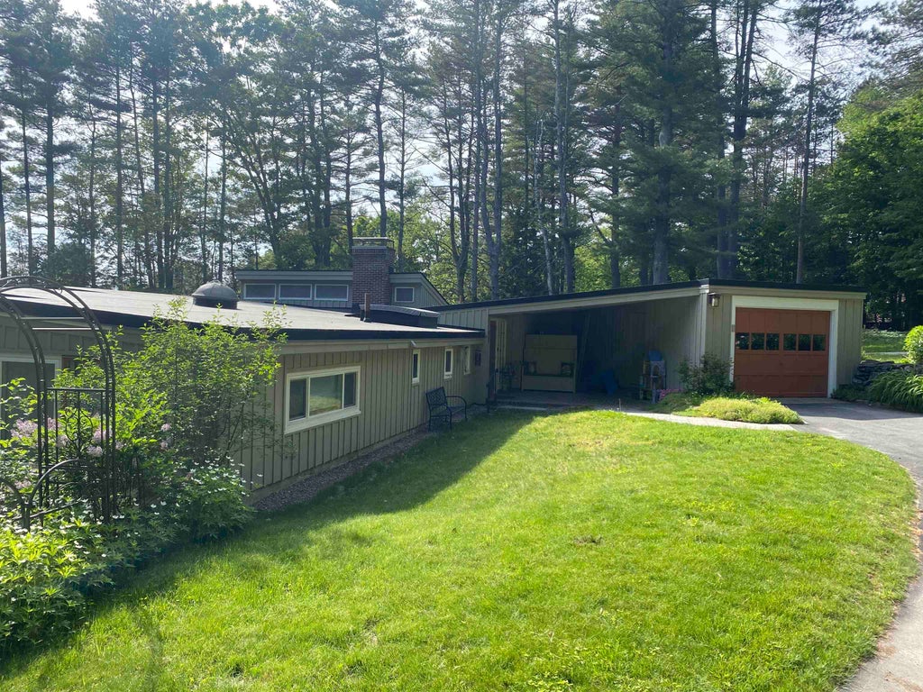 Photo of 634 jewett Road, Hopkinton, NH 03229 (MLS # 5106980)