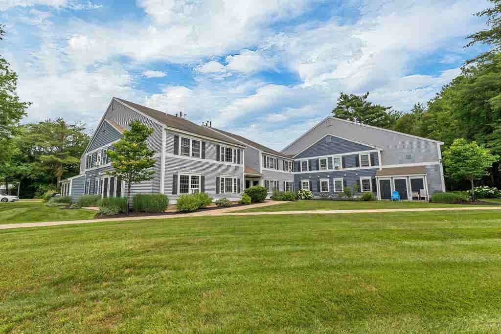 Photo of 616 Springbrook Circle, Portsmouth, NH 03801 (MLS # 5105238)