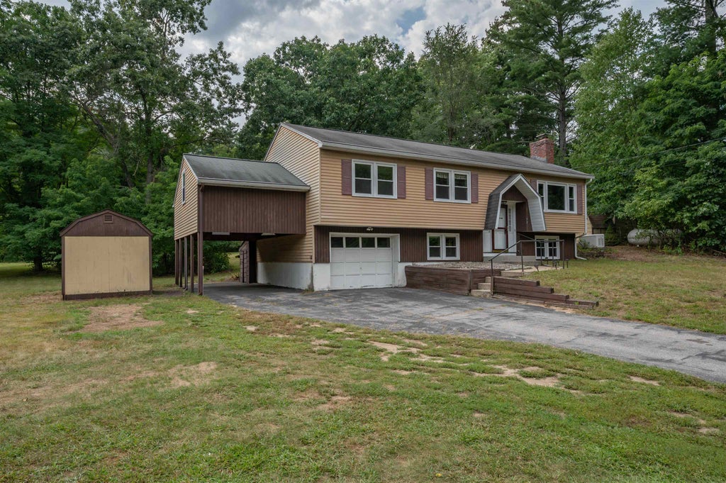 Photo of 72 Back River Road, Merrimack, NH 03054 (MLS # 5107141)