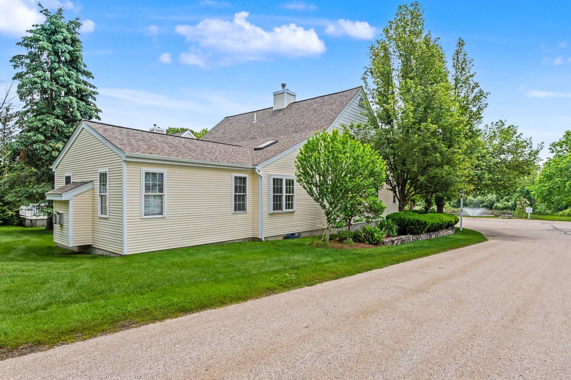 4 Hampton Meadows