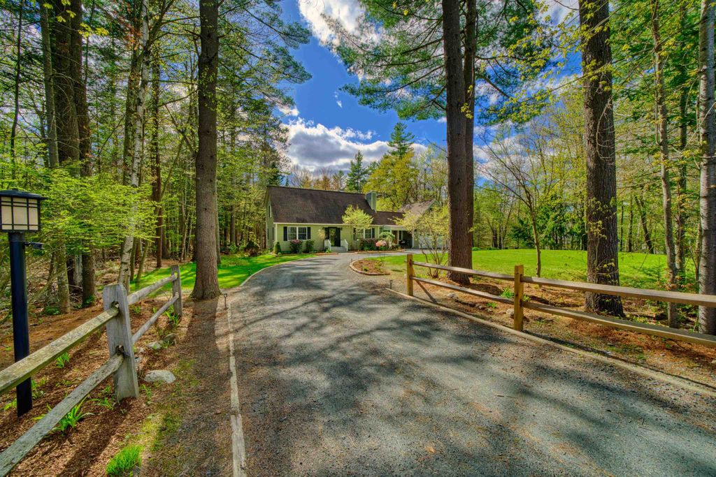 Photo of 22 Pine Ridge Road, Sunapee, NH 03782 (MLS # 5089696)