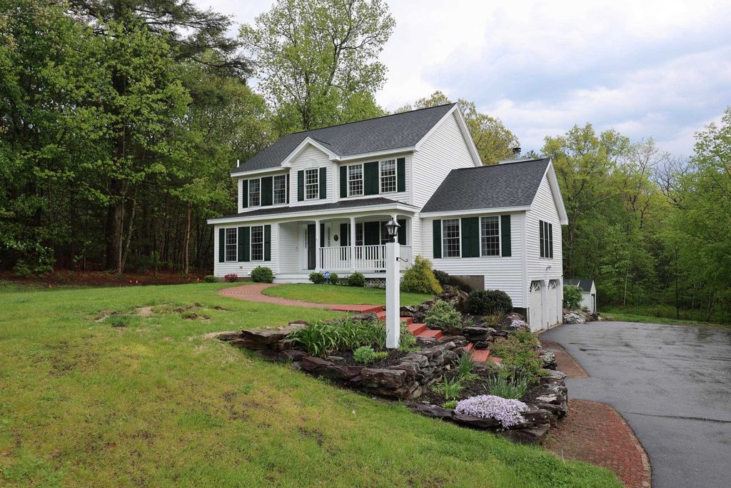 Photo of 19 Burgess Drive, Litchfield, NH 03052 (MLS # 5089923)