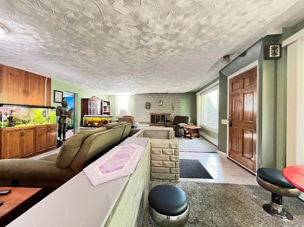 Photo of 855 Bridge Street, Manchester, NH 03104 (MLS # 5110194)