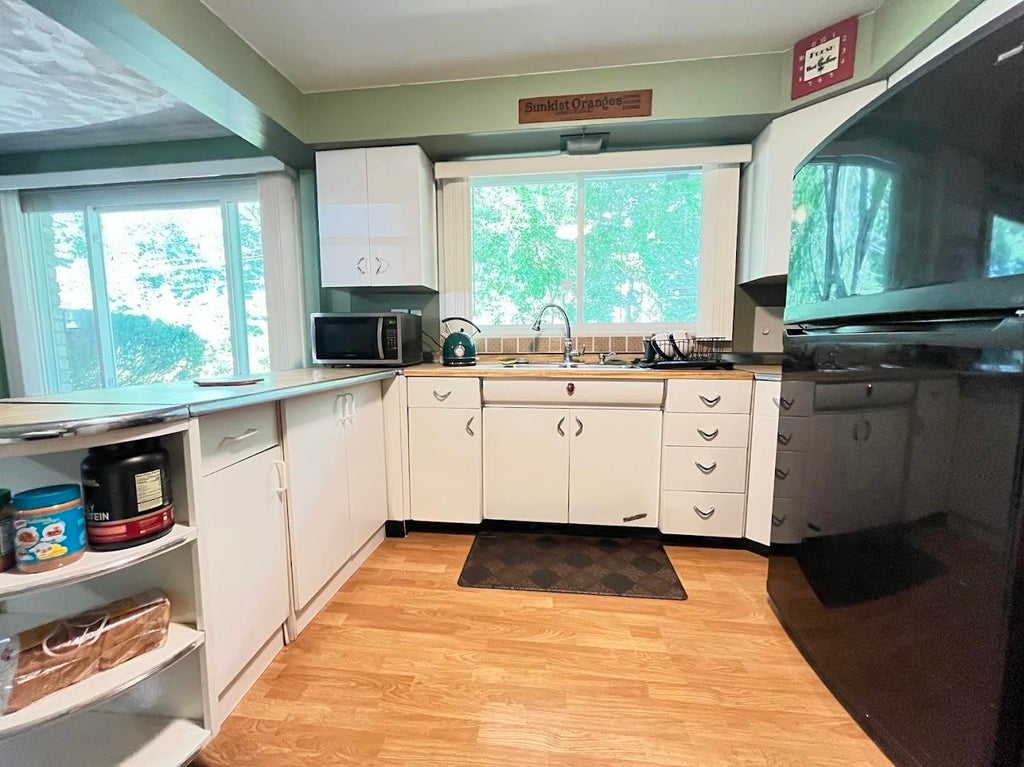 Photo of 855 Bridge Street, Manchester, NH 03104 (MLS # 5110194)