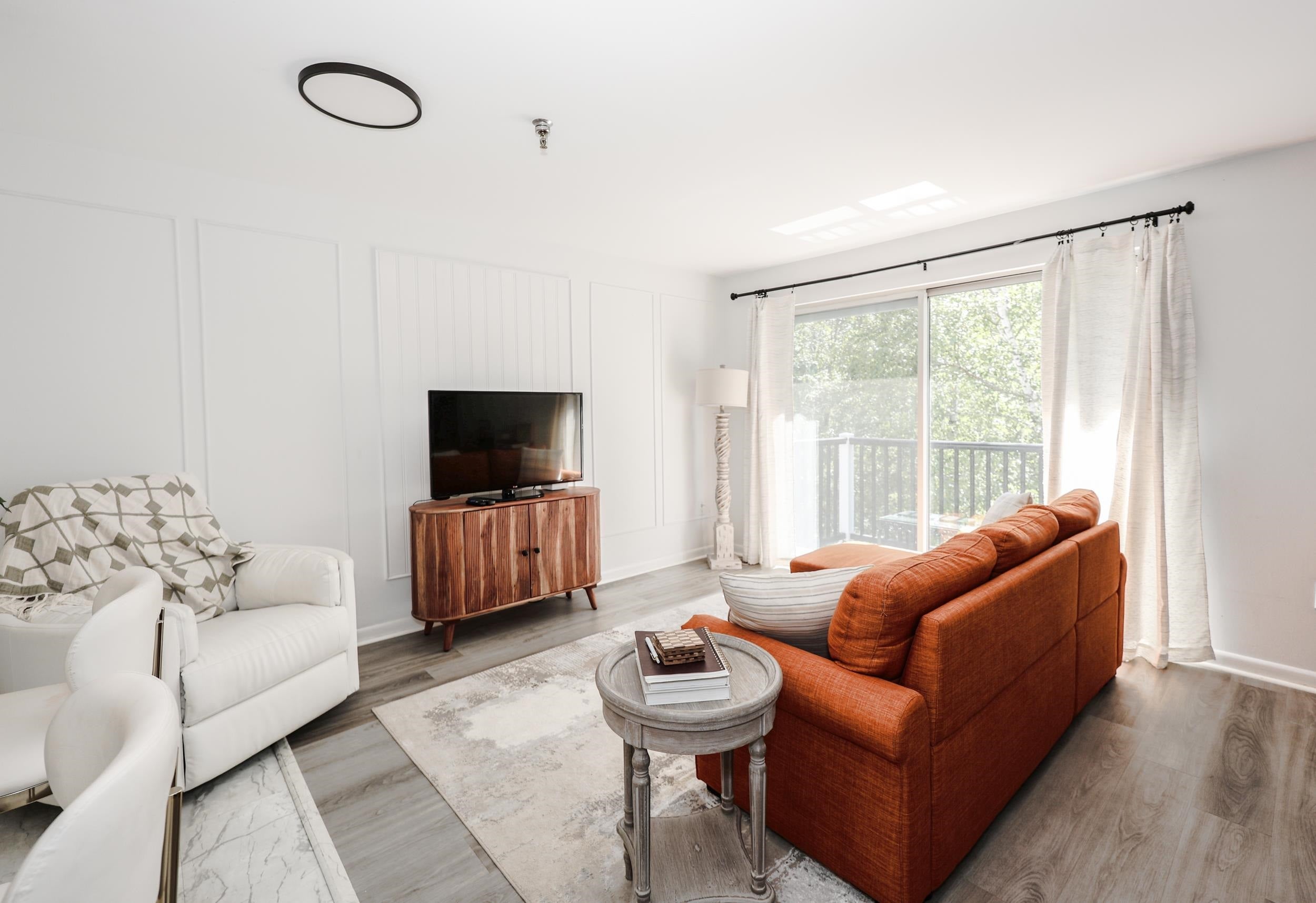 131 Lake Street 301