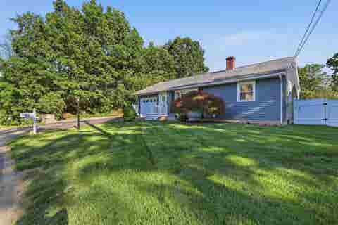 Photo of 37 W Glenwood Street, Nashua, NH 03060 (MLS # 5093675)