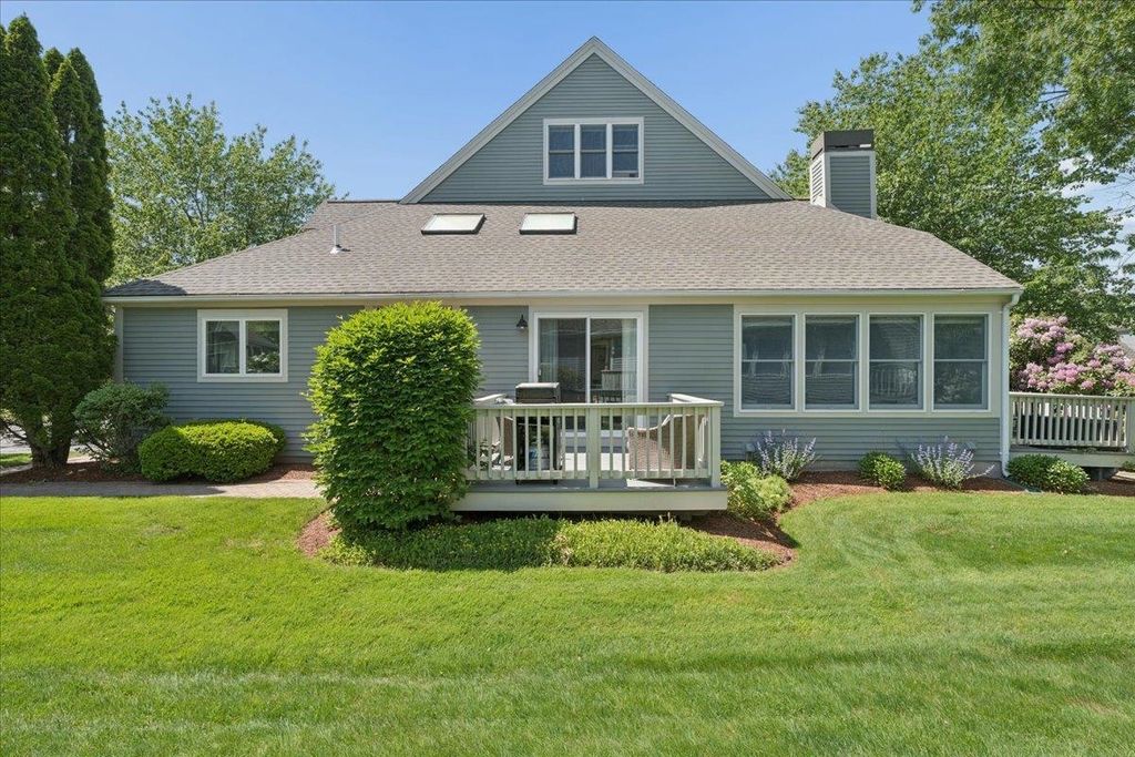Photo of 110 Hawthorne Village Road, Nashua, NH 03062 (MLS # 5093387)