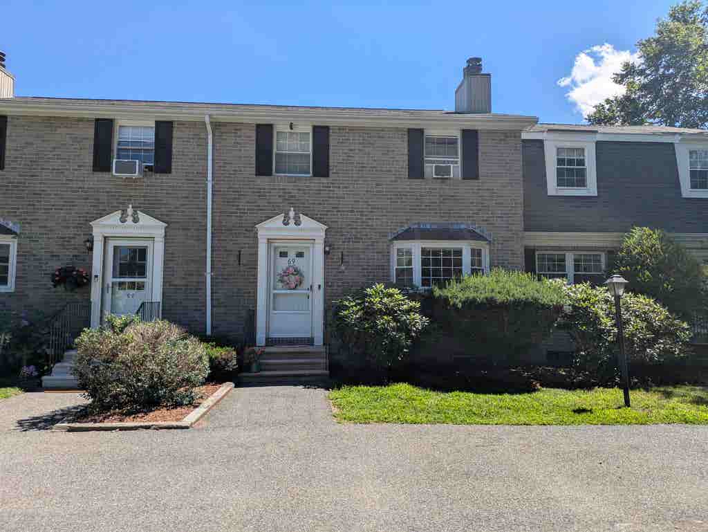 Photo of 69 Fieldstone Drive, Londonderry, NH 03053 (MLS # 5100825)