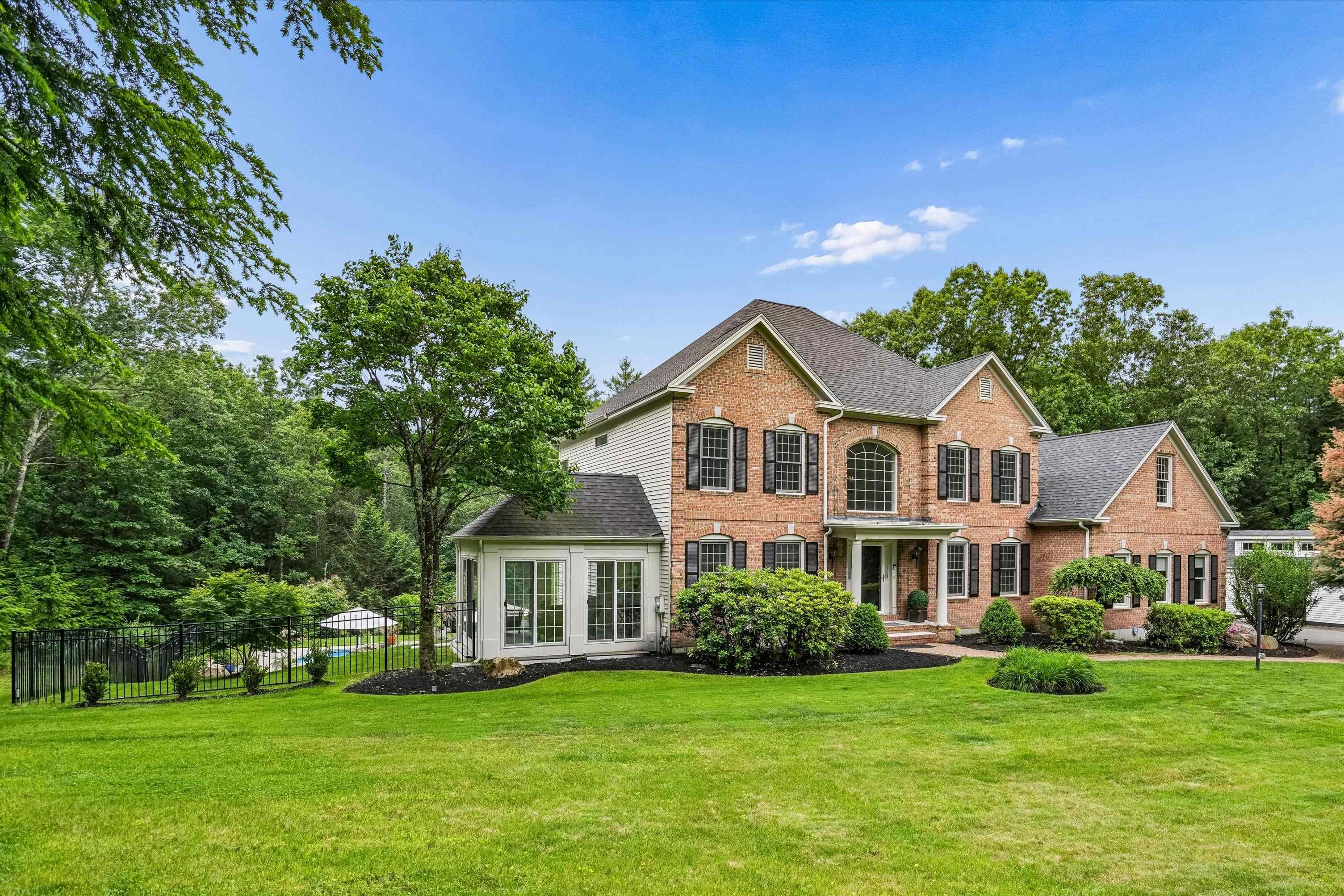 15 Strafford Lane