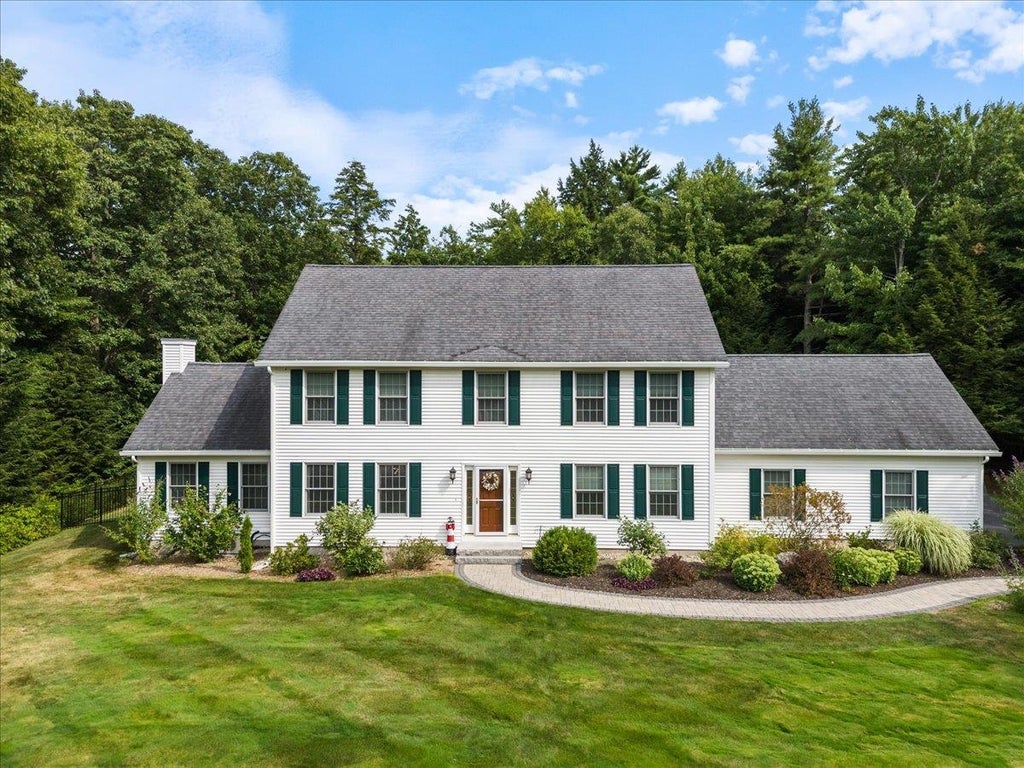 Photo of 4 Dunnmoore Drive, Bow, NH 03304 (MLS # 5094013)