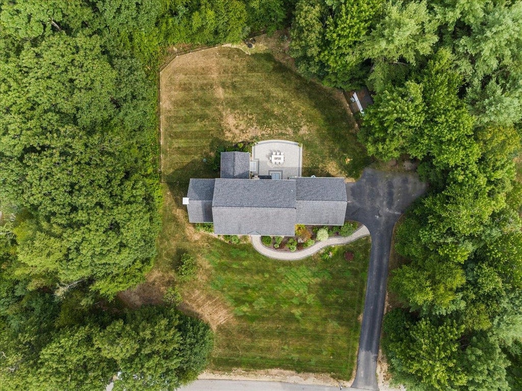 Photo of 4 Dunnmoore Drive, Bow, NH 03304 (MLS # 5094013)