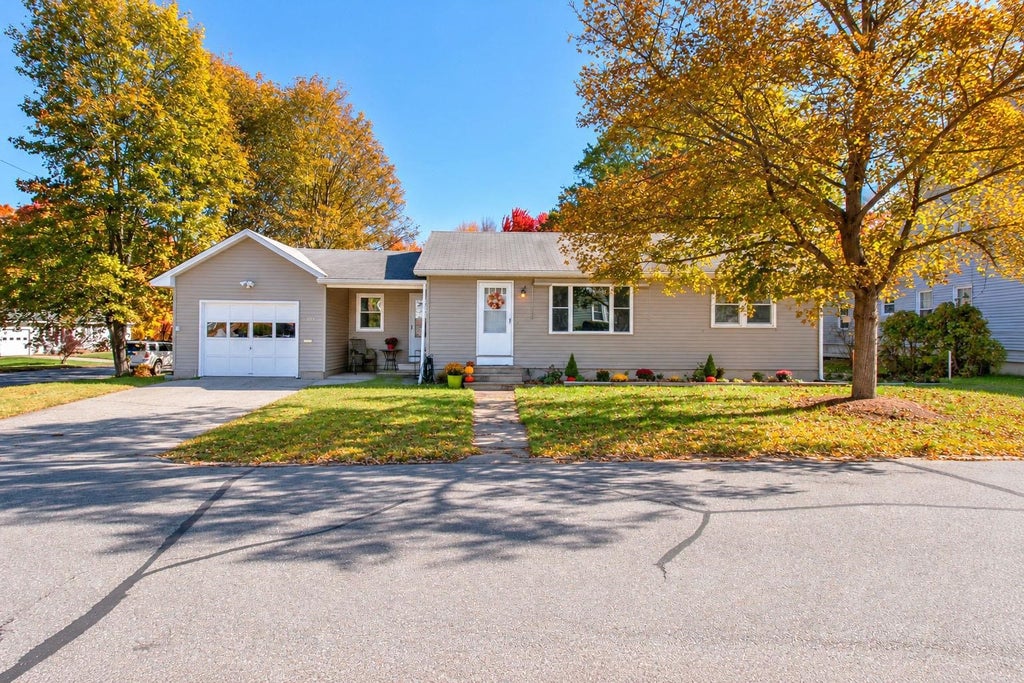 Photo of 295 Lovering Street, Manchester, NH 03109 (MLS # 5115258)