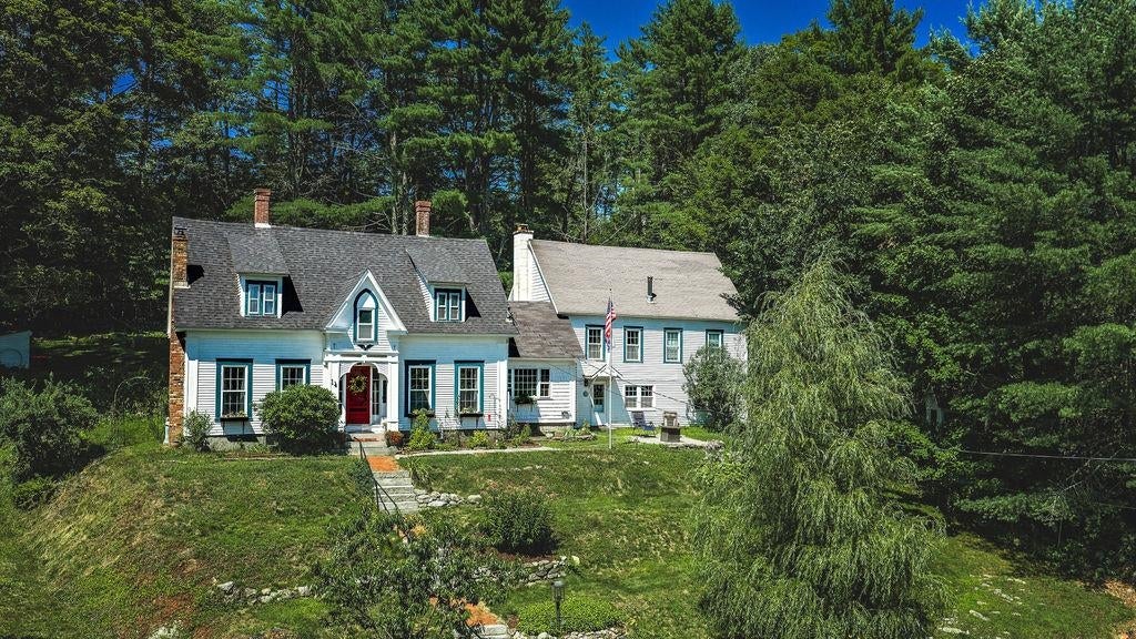 Photo of 14 Grist Mill Street, Sutton, NH 03260 (MLS # 5087255)