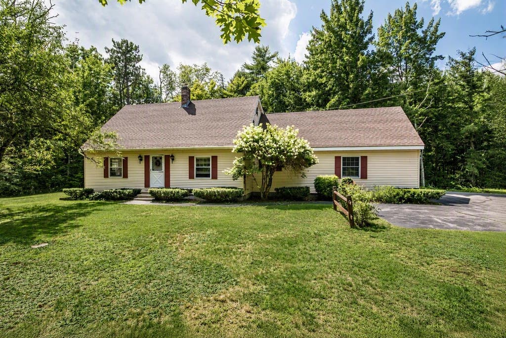 Photo of 141 Red Eagle Brook Road, Conway, NH 03818 (MLS # 5105179)