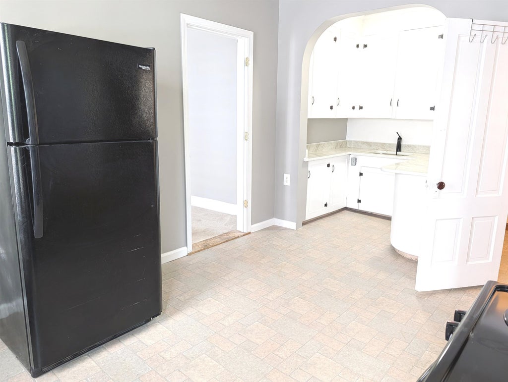Photo of 685 Massabesic Street #2-W, Manchester, NH 03103 (MLS # 5108659)