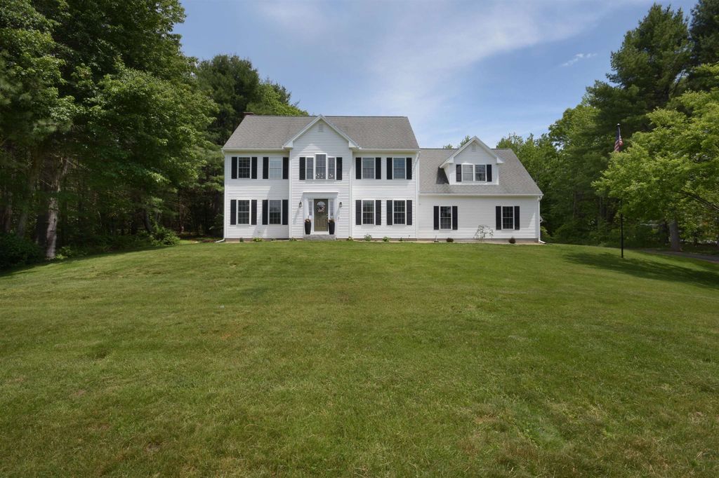 Photo of 2 Chelsea Drive, Bow, NH 03304 (MLS # 5093755)