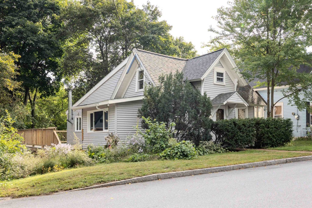 Photo of 9 Noyes Street, Concord, NH 03301 (MLS # 5111191)