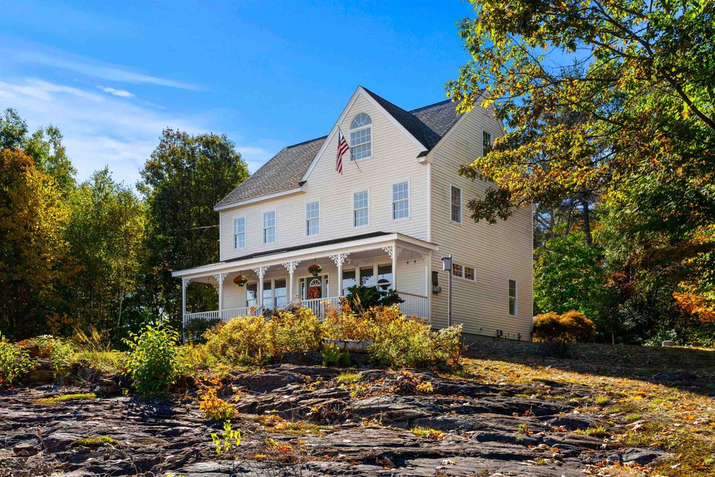 Photo of 92 Grandview Drive, Weare, NH 03281 (MLS # 5113314)