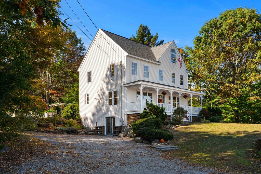 Photo of 92 Grandview Drive, Weare, NH 03281 (MLS # 5113314)