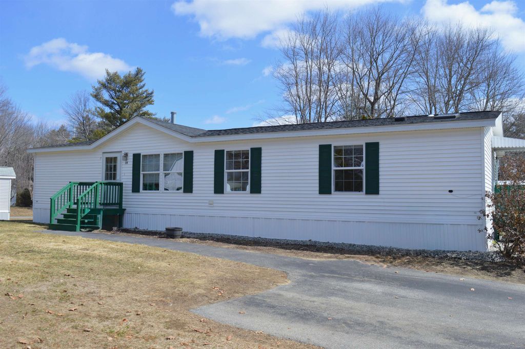 Photo of 15 South Cranberry Lane, Rochester, NH 03867 (MLS # 5083399)