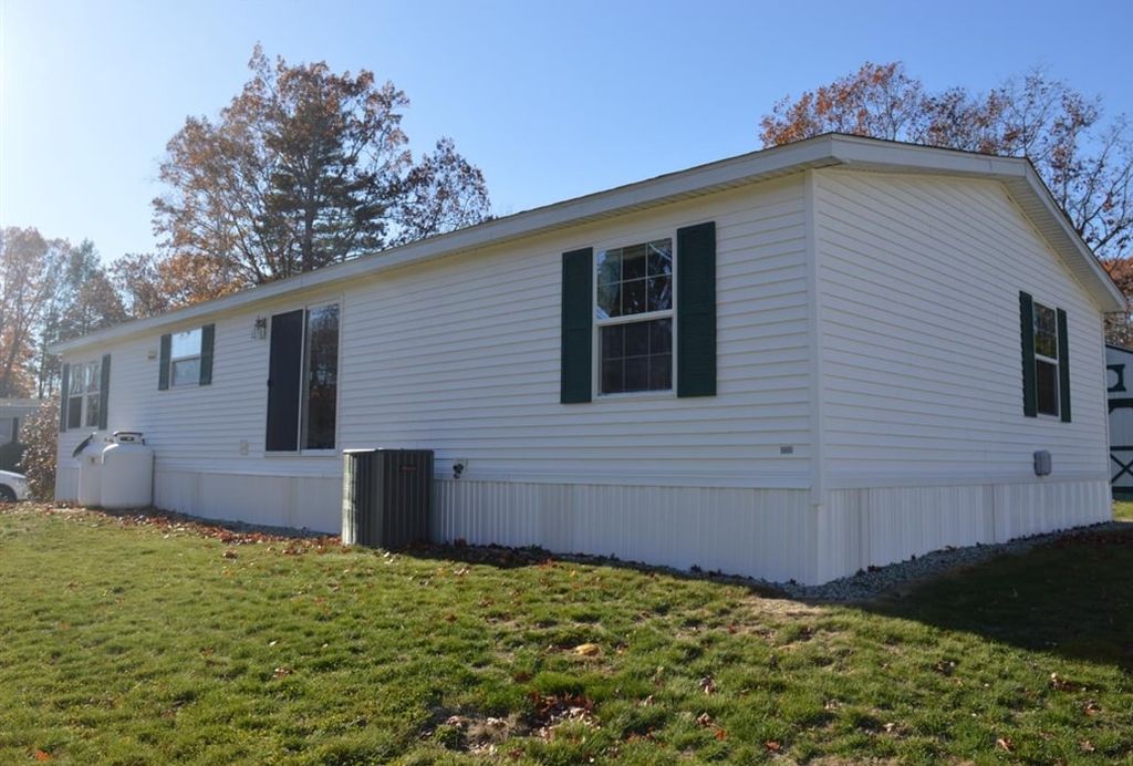 Photo of 15 South Cranberry Lane, Rochester, NH 03867 (MLS # 5083399)