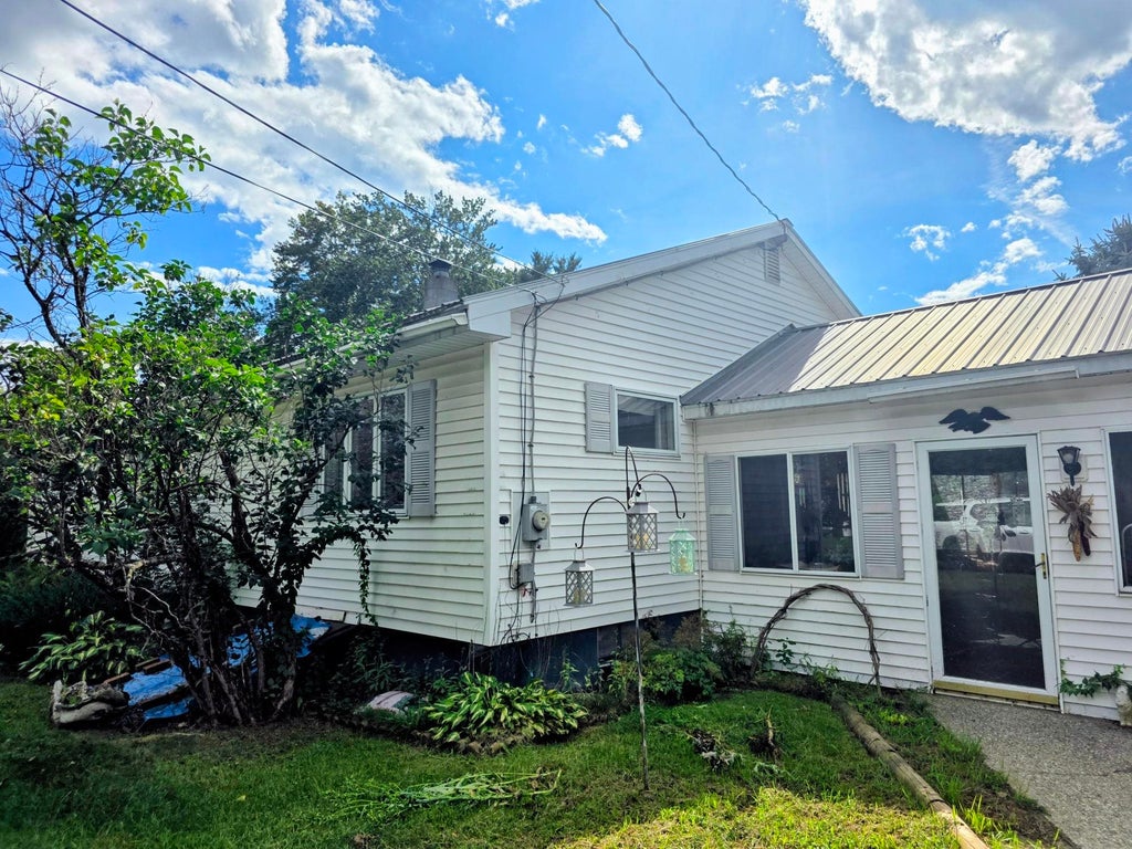 Photo of 31 Pierce Road, Hinsdale, NH 03451 (MLS # 5113565)