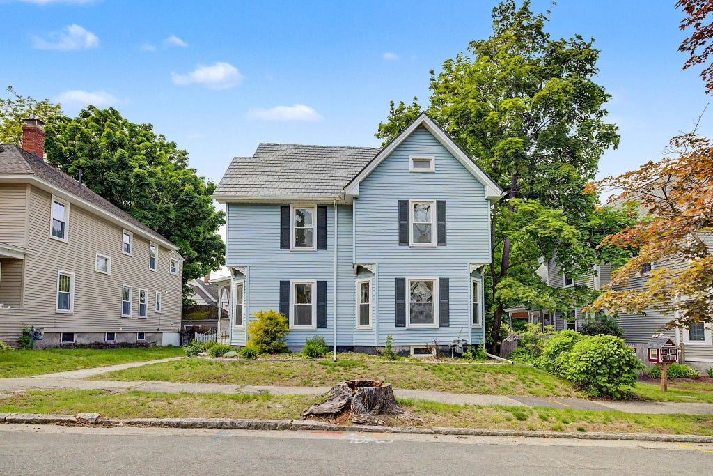 Photo of 326 Walnut Street, Manchester, NH 03104 (MLS # 5092746)
