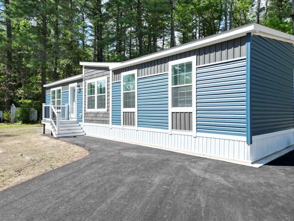 Photo of 14 Mercury Lane, Nashua, NH 03062 (MLS # 5090183)